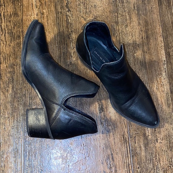 Steve Madden boots - Picture 2 of 5